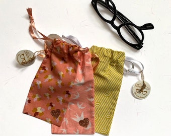 Sunglasses fabric case, pink or yellow