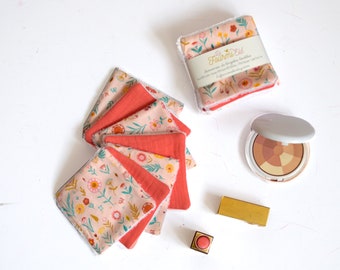 Set of 7 washable wipes with spring patterns and double coral gauze