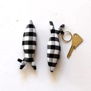 Yellow and white gingham fabric sardine fish keychain vichy noir et blanc