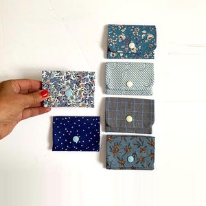 Porte-cartes en tissus petit format coloris bleus 3 compartiments