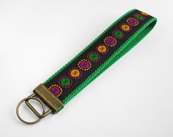 Grüner Schlüsselanhänger aus Stoff | Retro-Schlüsselband | 70s Style Lanyard | Kurzes Schlüsselband aus Baumwolle | Kleine Umzugsgeschenke