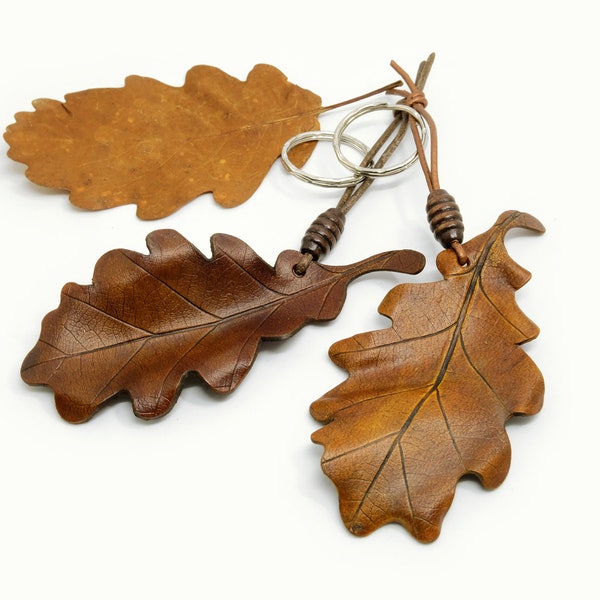 Beautiful Oak Leaf Key Fob | One-of-a-kind Bag Accessories | Cute Leather Keyring | Brown Autumn Leaves Foliage | Unique Handmade Gifts