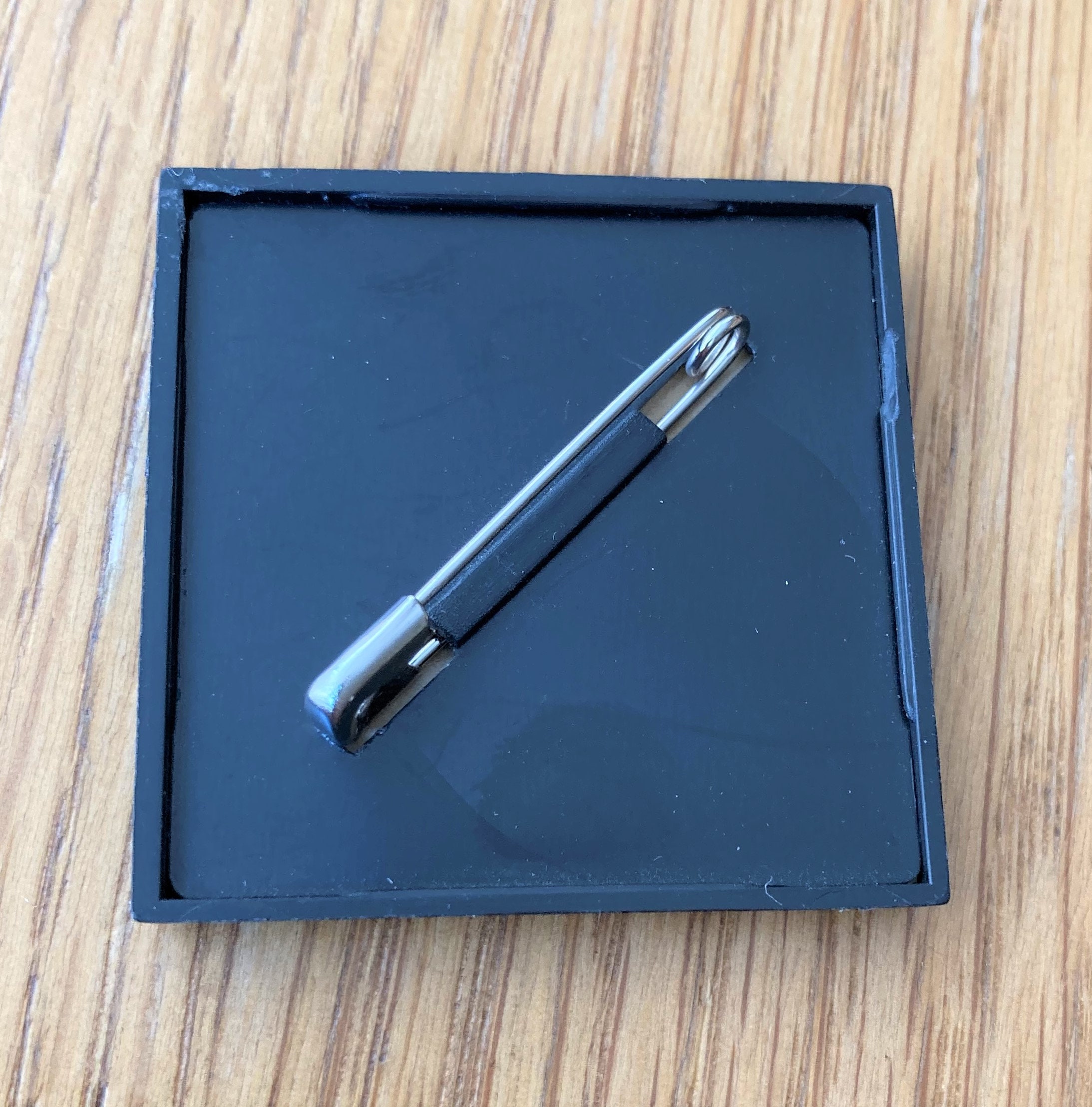 STATUS QUO Vintage Plastic Mirror Pin Badge Made in the Etsy Ireland