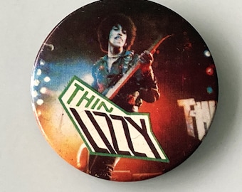 THIN LIZZY Phil Lynott Large Vintage Metal Pin Badge Pinback Made In The UK In The 1970's Rock Music Memorabilia