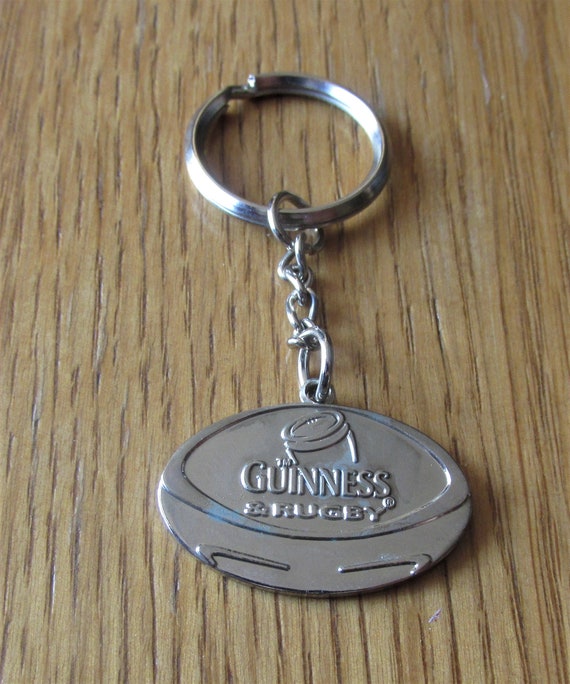 GUINNESS RUGBY Vintage Metal Key-Ring Made In The… - image 1