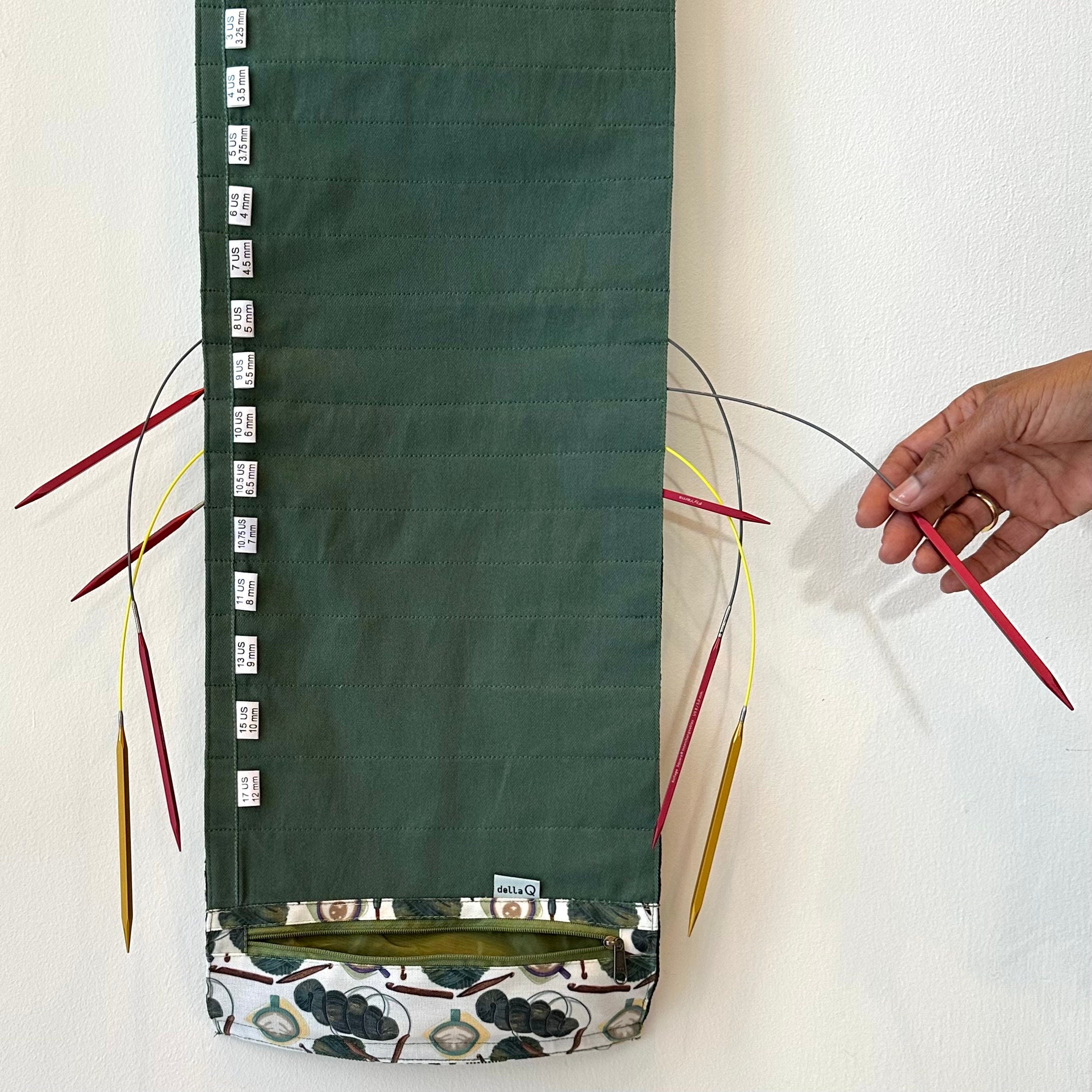 Circular Knitting Needle Storage With a Zipper Pocket: Circular