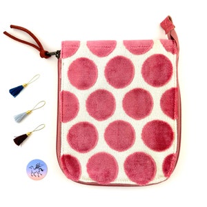 Atenti Circular Case Spot On Rose Needle Case Cut Velvet Fabric Zipper Needle Case Plastic Booklet Insert 12 Clear Pockets IN STOCK To Ship