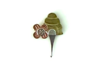 Puffin Co Bee Skep Micro Needle Threader Easy Threading Gift For Seamstress Crafters