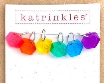 6 Rainbow Acrylic Number Stitch Markers with Metal Rings for Knitting Cast-On