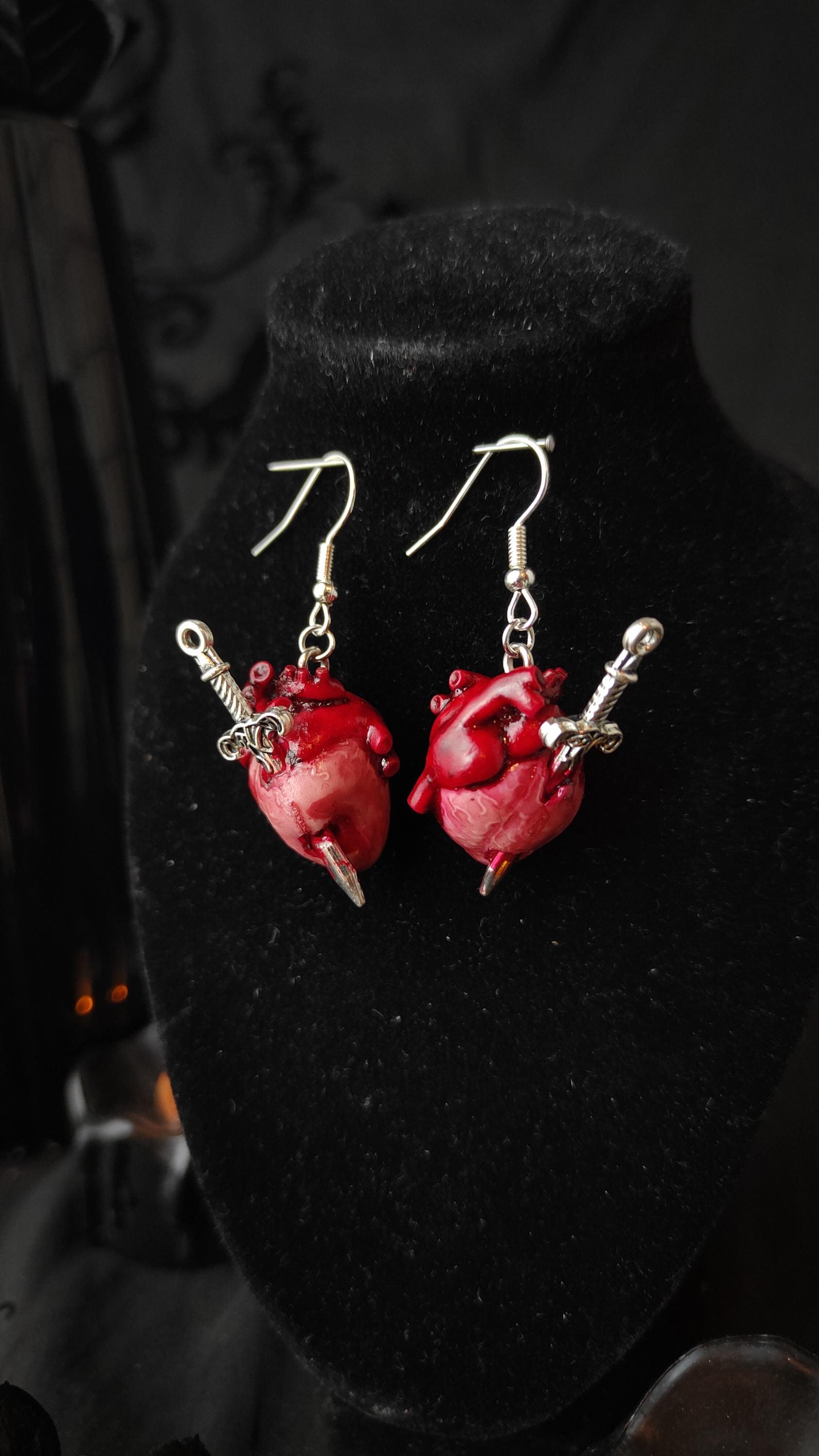 Boucles D'oreilles Fantaisie Petit Cœur Rouge - Fait Main - Attaches Antiallergiques