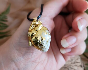 White and Gold Anatomical Heart Pendant - Gold Resin Ex-voto