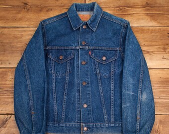 levi's red denim jacket