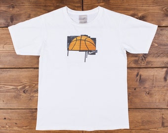 Koszulka do koszykówki Nike w stylu vintage M z krótkim rękawem i nadrukiem graficznym Swoosh Tee R30145