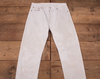 beige levis jeans