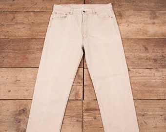 beige levi jeans