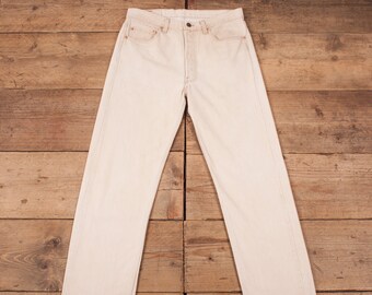 beige levis jeans