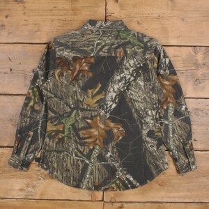 Camisa vintage de roble musgoso con botones de árbol real, talla M, para mujer, manga larga, color marrón camuflaje imagen 2