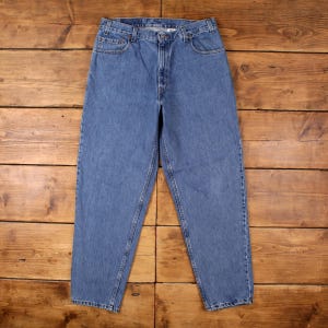 Vintage Levis 560 Loose Fit Jeans 36 x 32 90s Medium Wash Straight Blue Denim