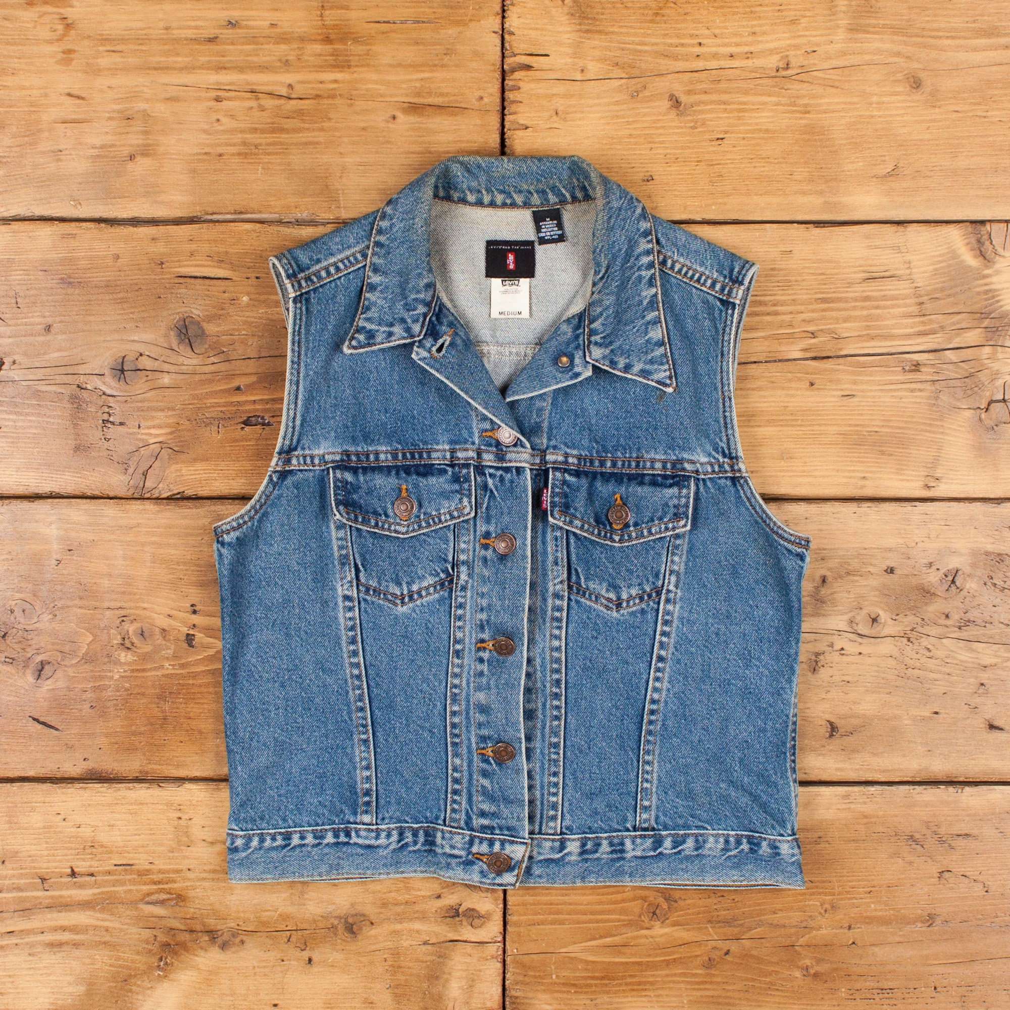 levis sleeveless jacket