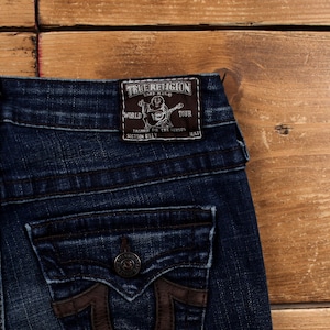 Vaqueros True Religion Y2k 27x32 para mujer, azul, hechos en EE. UU., lavados a la piedra oscuros, rectos imagen 5