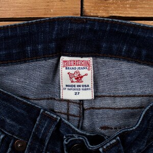 Vaqueros True Religion Y2k 27x32 para mujer, azul, hechos en EE. UU., lavados a la piedra oscuros, rectos imagen 3