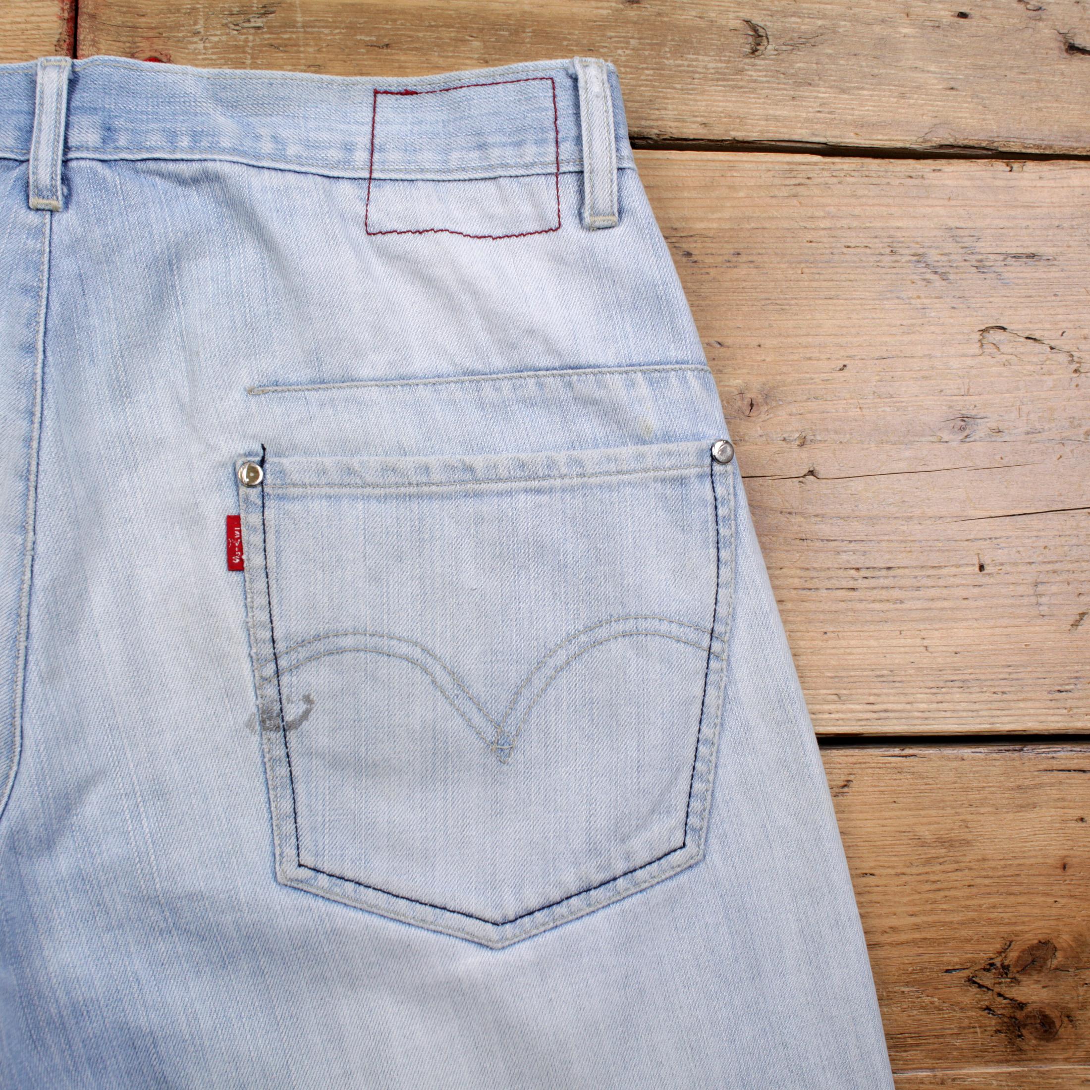 Vintage Levis Engineered Jeans 32 X 32 Twisted 90s Light