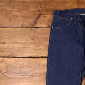 Jeansy Vintage Wrangler Straight Jeans 35x30 z lat 90. w kolorze ciemnoniebieskim, stonewash zdjęcie 6