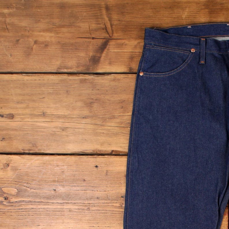 Jeansy Vintage Wrangler Straight Jeans 35x30 z lat 90. w kolorze ciemnoniebieskim, stonewash zdjęcie 6