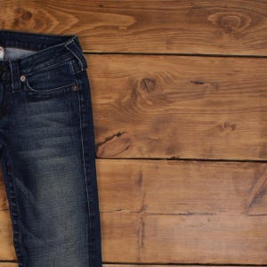 Vaqueros True Religion Y2k 27x32 para mujer, azul, hechos en EE. UU., lavados a la piedra oscuros, rectos imagen 7