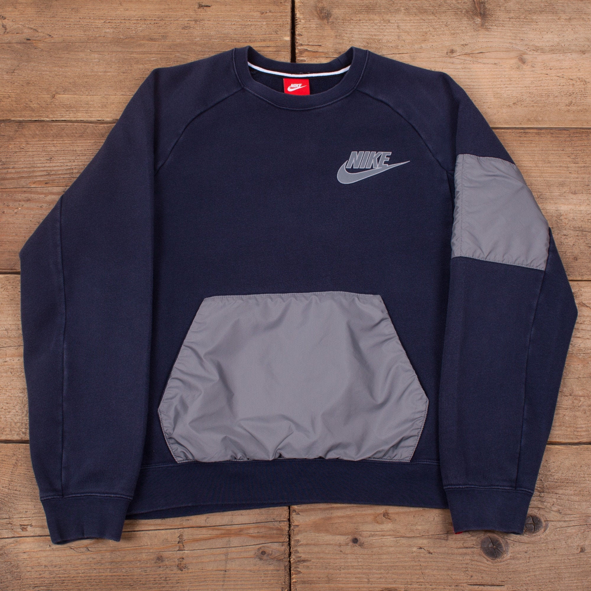 nike jumper logo in middle