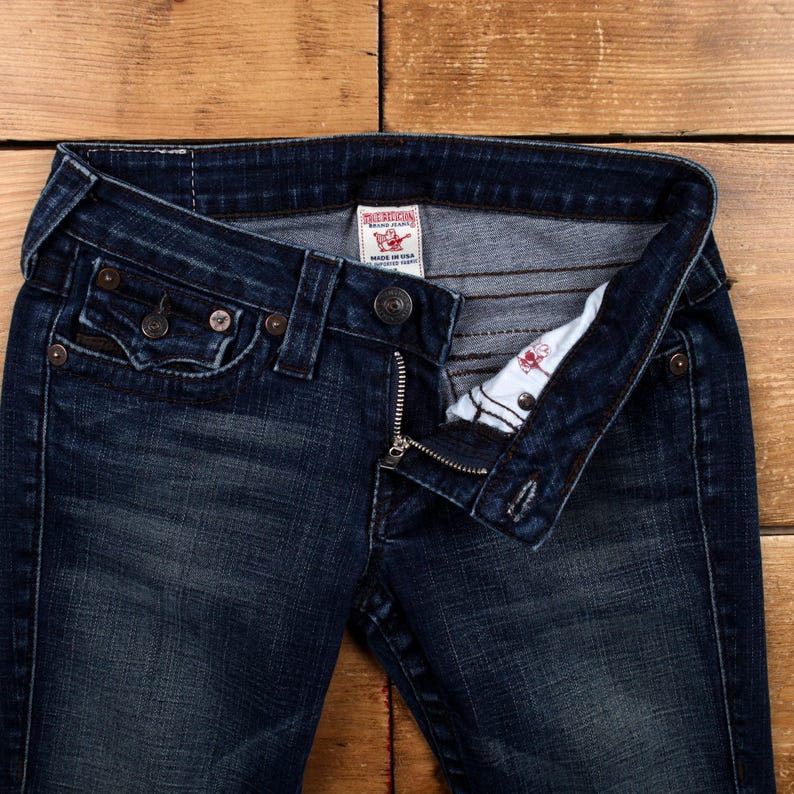 Vaqueros True Religion Y2k 27x32 para mujer, azul, hechos en EE. UU., lavados a la piedra oscuros, rectos imagen 4