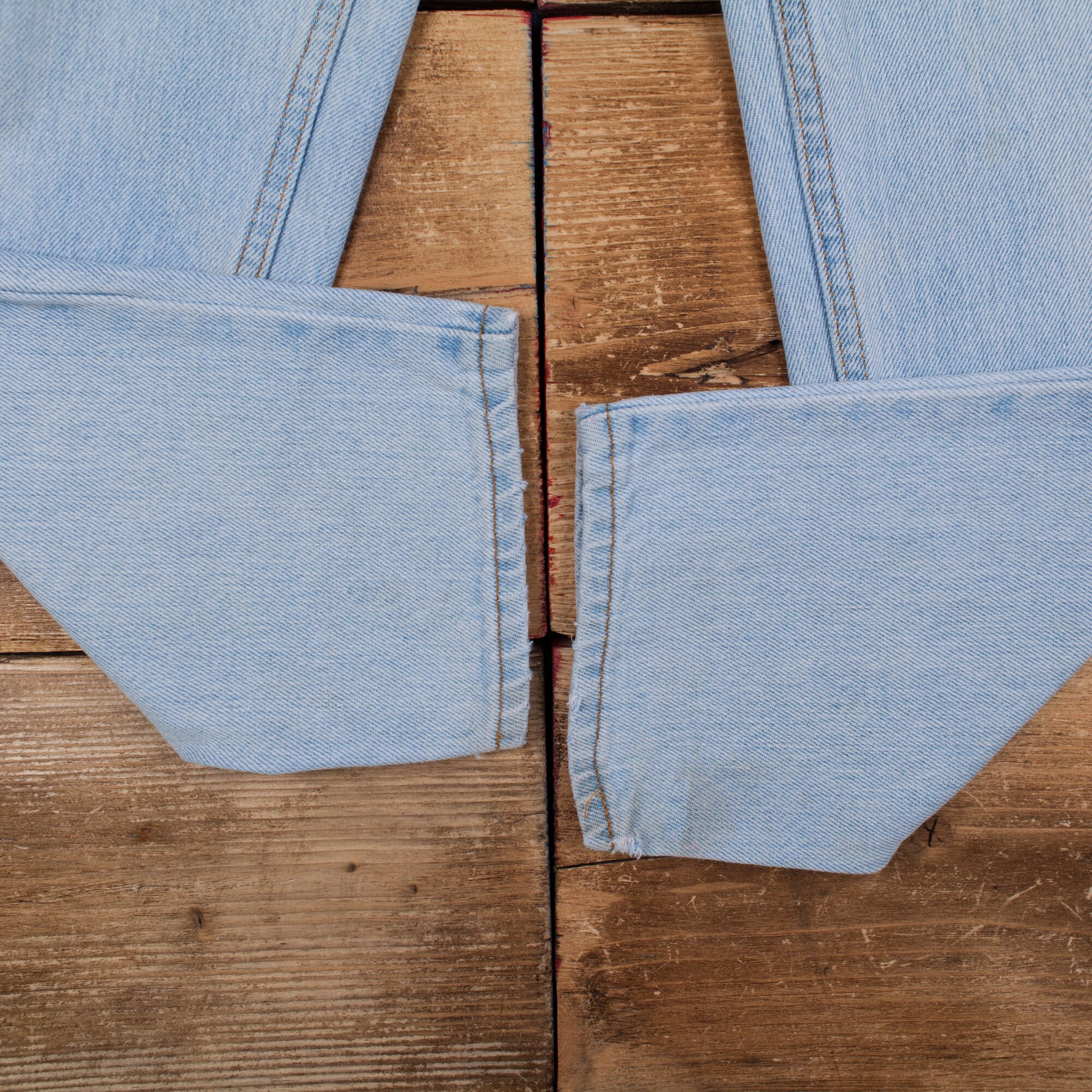 Vintage Levis 550 Student Jeans 27 X 28 USA Made 90s Light