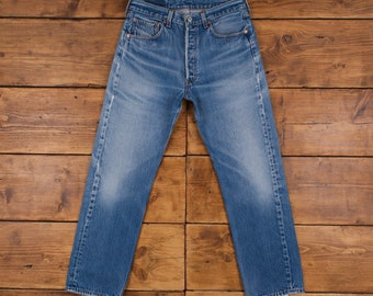 Jean vintage Levis 501 XX 30 x 29 USA fabriqué en denim bleu délavé à la pierre des années 90