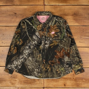 Camisa de camuflaje Mossy Oak Real Tree, talla XL para mujer, con botones y bolsillo, ideal para caza y actividades al aire libre, color verde. imagen 1