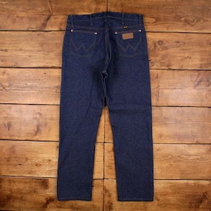 Jeansy Vintage Wrangler Straight Jeans 35x30 z lat 90. w kolorze ciemnoniebieskim, stonewash zdjęcie 2