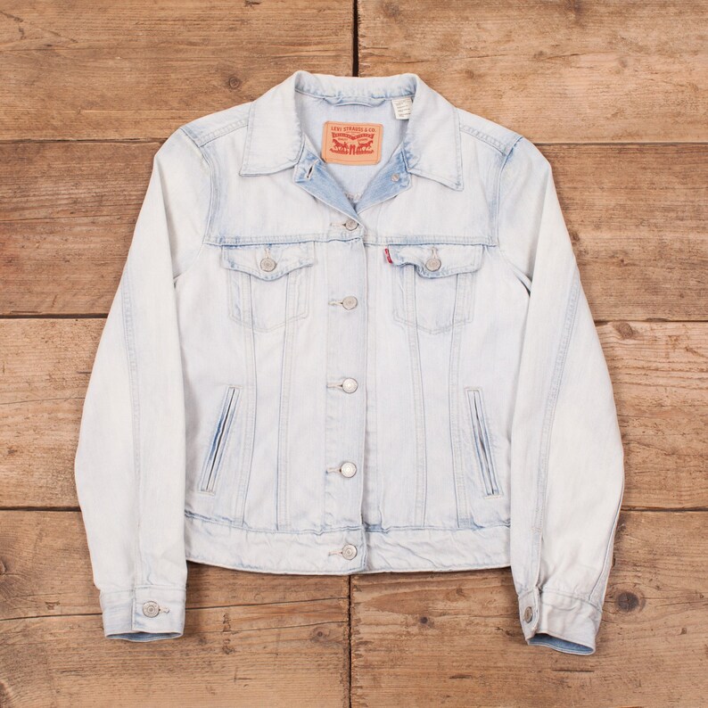 levi's red trucker jacket