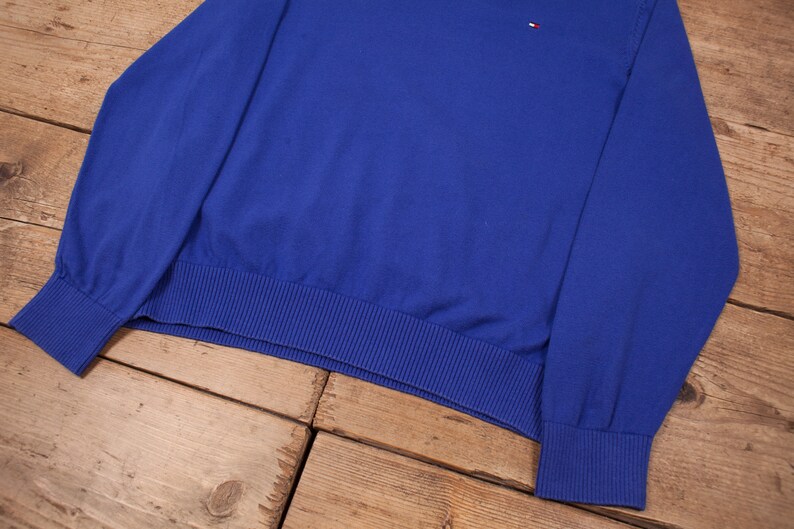 Mens Vintage Tommy Hilfiger Blue V Neck Sweatshirt Jumper Medium 38\u201d R12203