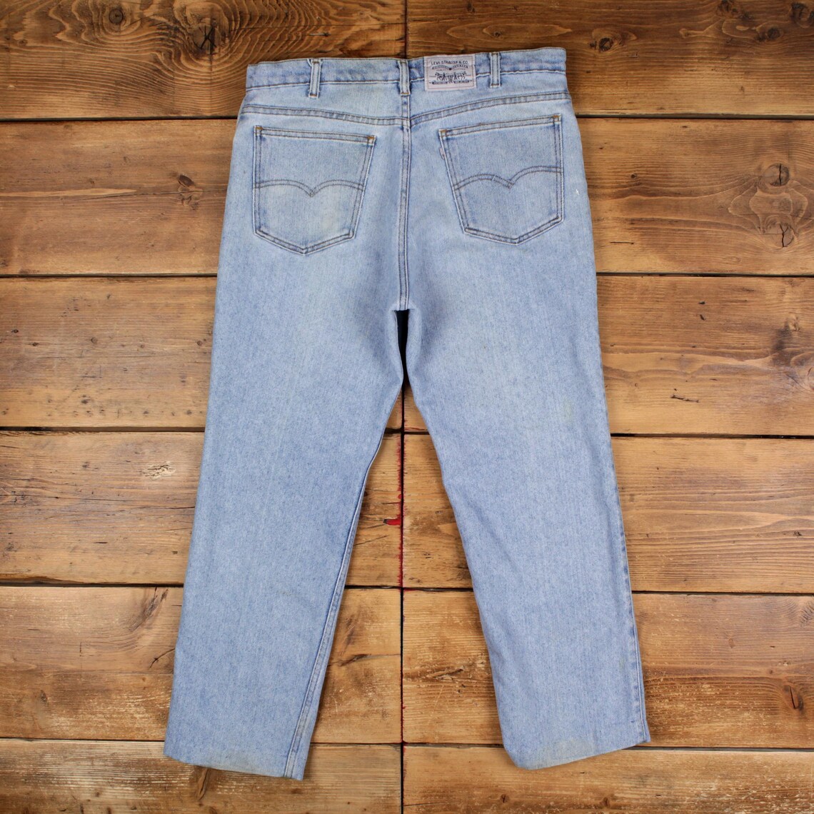 Vintage Levis Relaxed Jeans 36x29 90s Blue Faded Light Stonewash Denim, foto 2 di 5