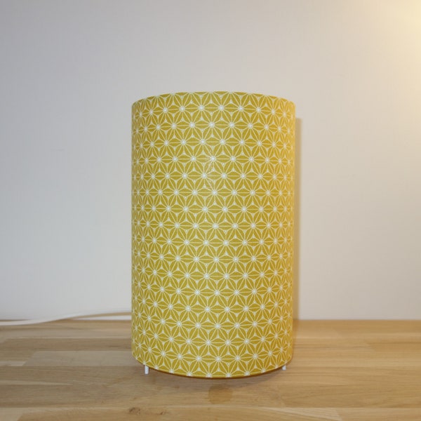 Lampe tube à poser avec un tissu japonais fudji jaune