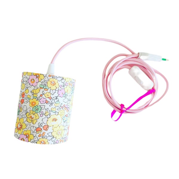 Lampe baladeuse avec le tissu libert betsy sunshine , idéale en lampe de chevet.