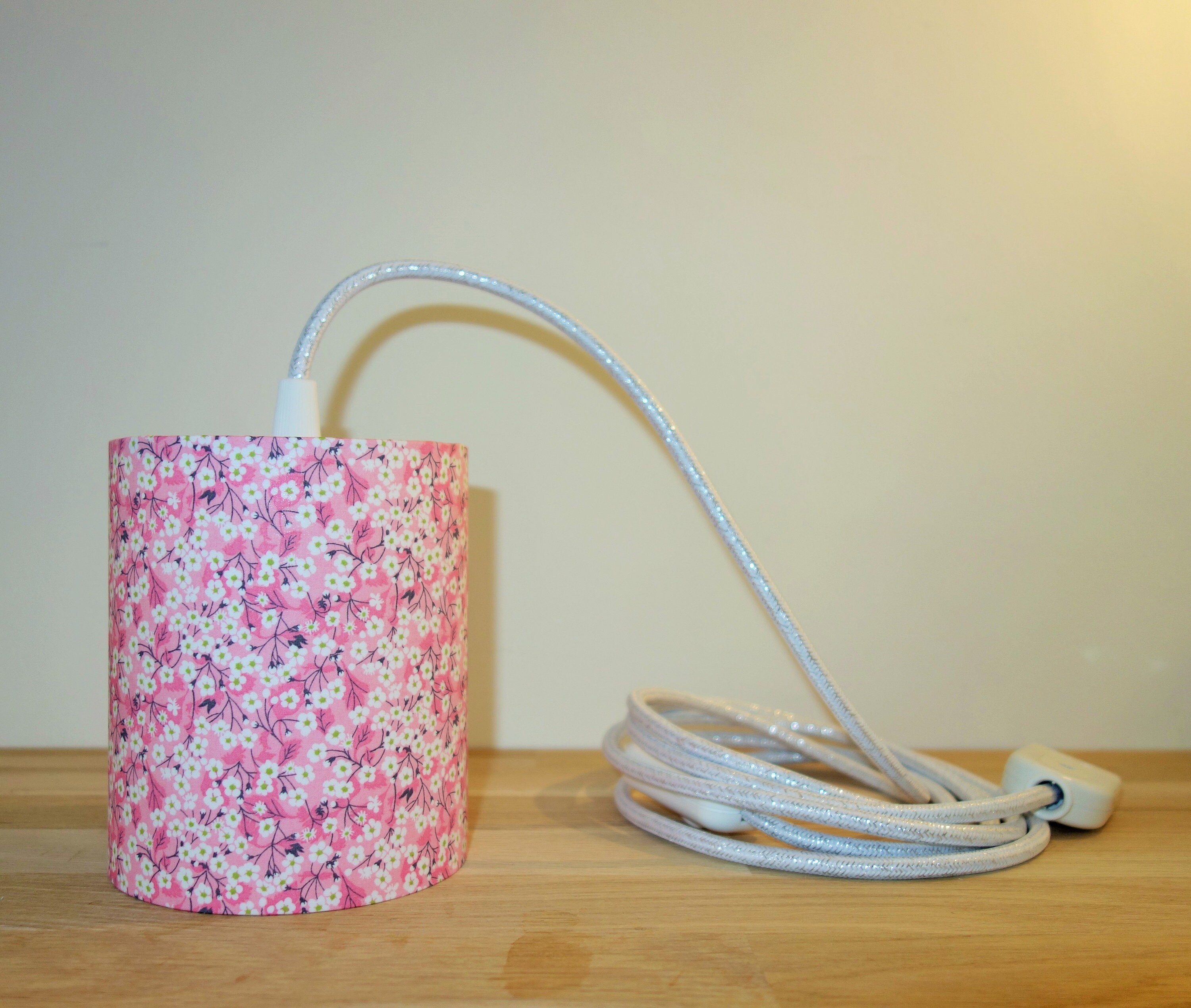 Lampe Baladeuse Nomade avec Son Tissu Liberty Mitsi Valeria Rose Sert de Lampe Chevet, d'appoint