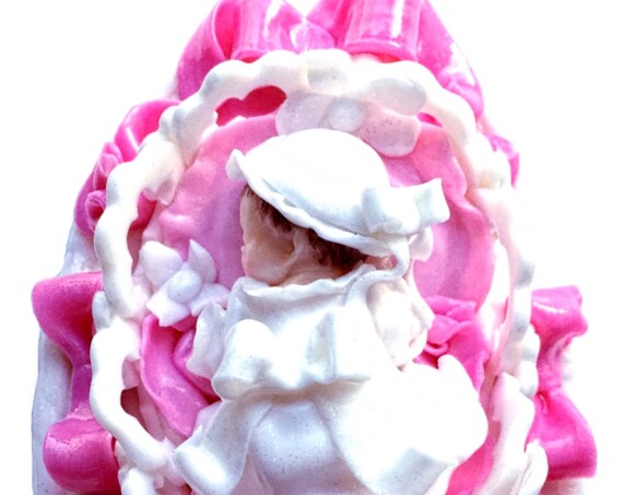 Baby girl white fimo dress: custom center table