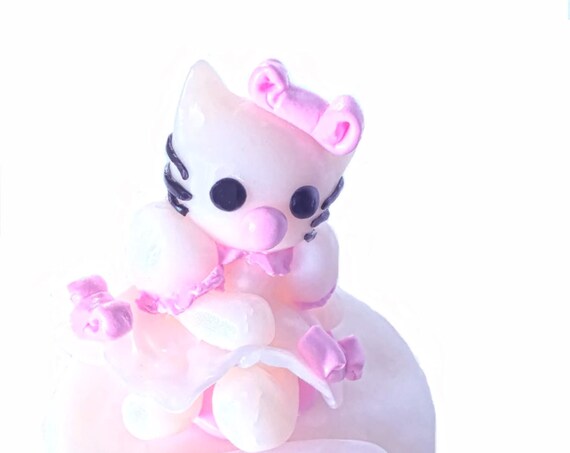 Hello Kitty inspiration kawaii figurine in fimo for deco table birthday cake baptism