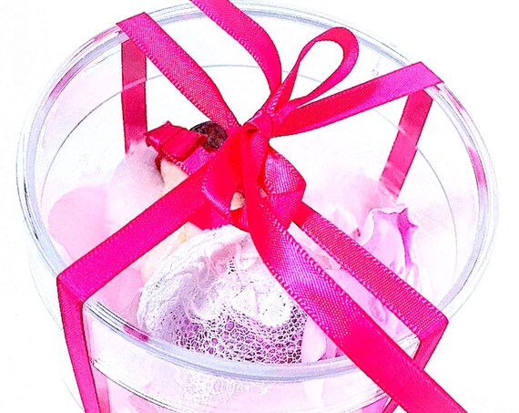 Gift box with baby girl fimo: surprise gift to customize
