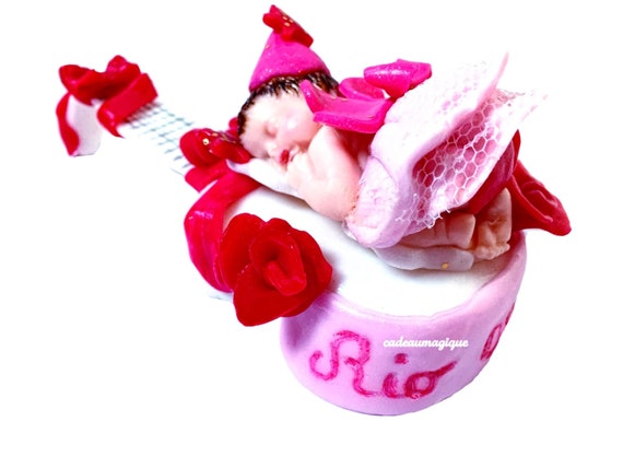 Baby girl, pink fairy on fimo guitar: personalized birth gift