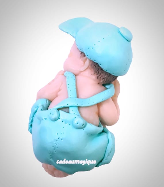 baby boy shorts green cap in fimo: baby shower decorations