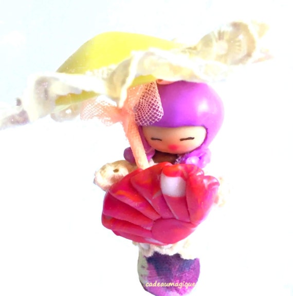 Japanese doll with umbrella and fan: original gift idea
