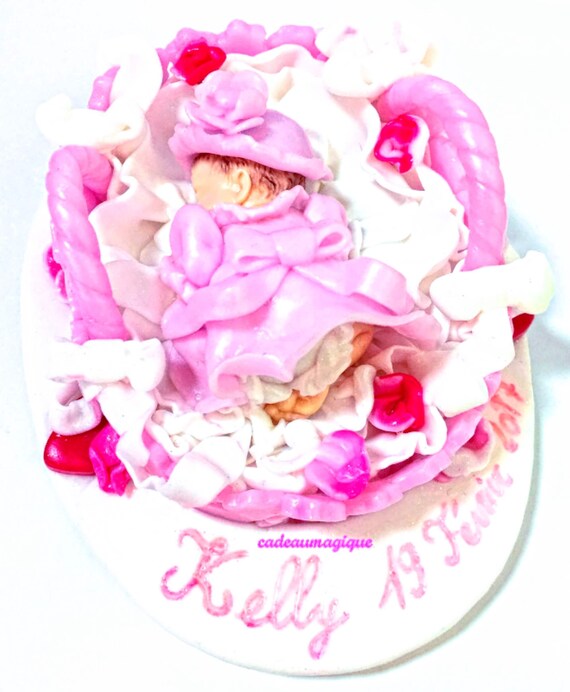 Baby girl, dress and pink hat on personalized fimo base: adorable deco