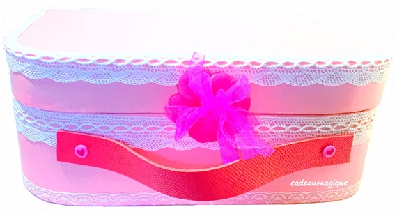 pink cardboard suitcase: glamorous and romantic box