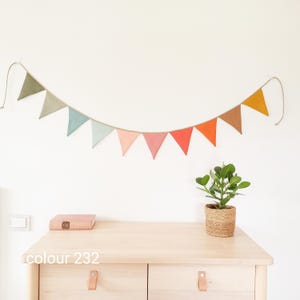 Kleurrijke linnen vlaggenlijn, slinger voor babykamer/kinderkamer, neutraal babydecor